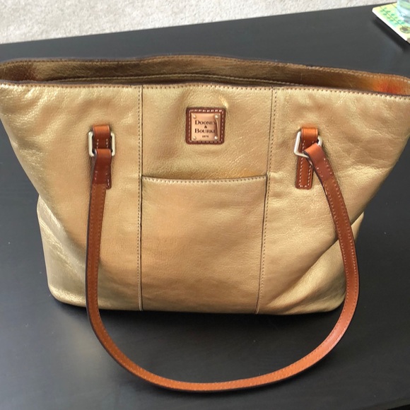Dooney & Bourke Handbags - Dooney & Bourke purse